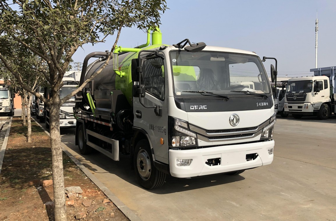 清洗吸污车国六东风多利卡8方清洗吸污车市政环卫吸污疏通车