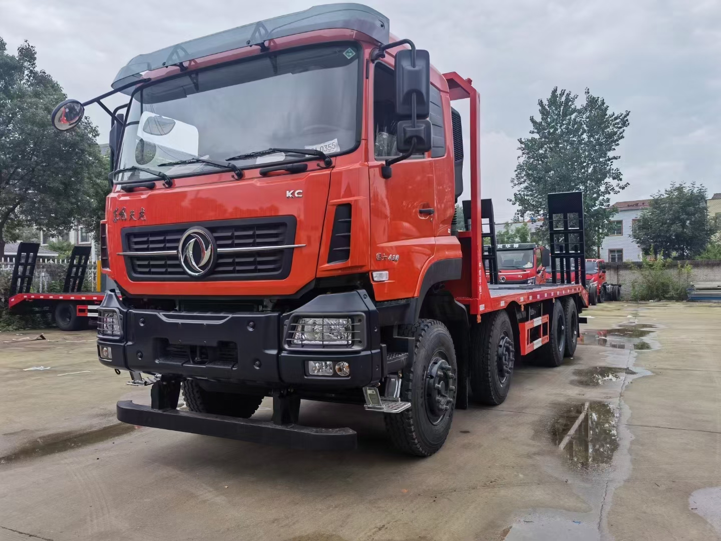 330挖机拖车  东风天龙前四后八 320钩机平板车