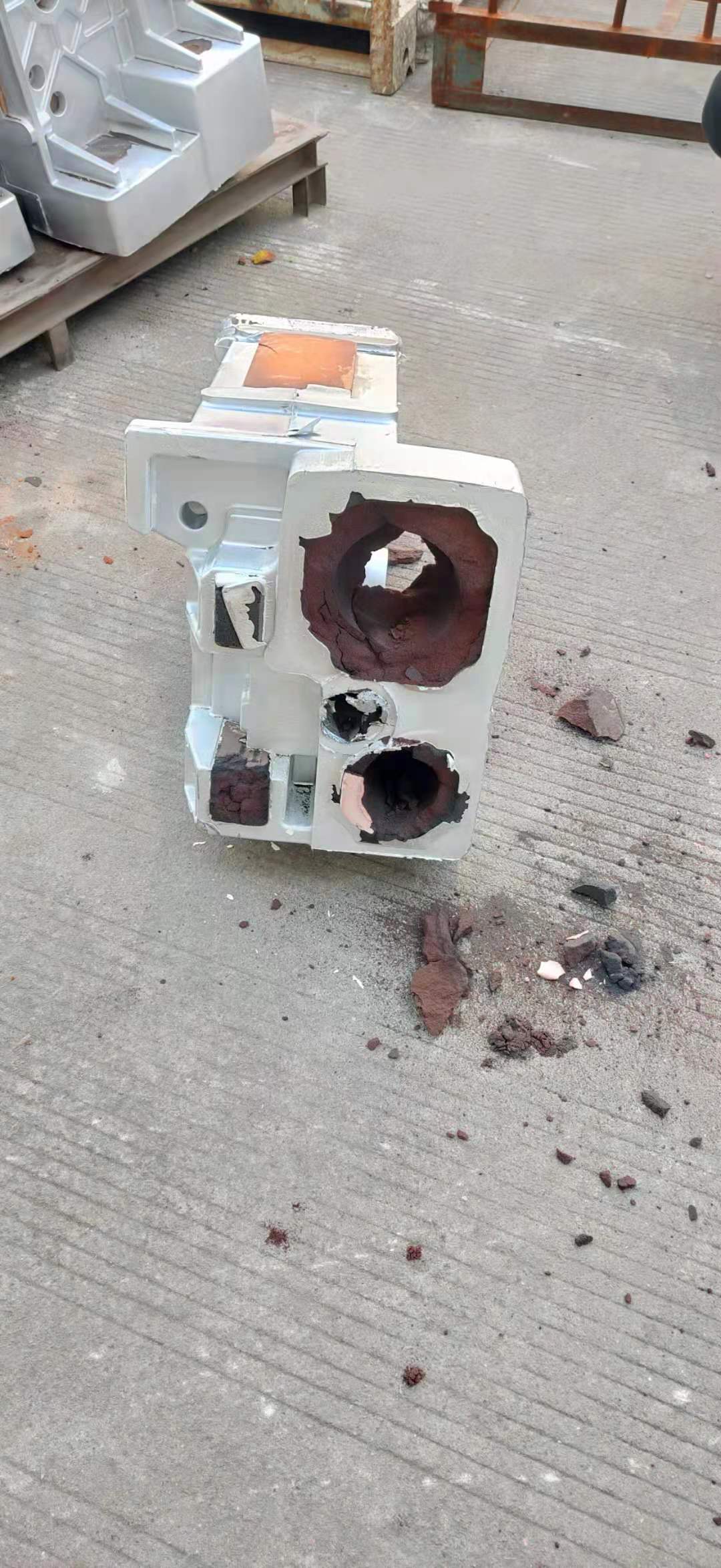 铸造振动落砂气锤