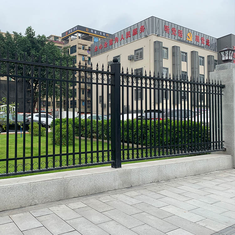 东莞厂区围墙栏杆样式变电站锌钢组合围栏透空式栅栏工厂定做