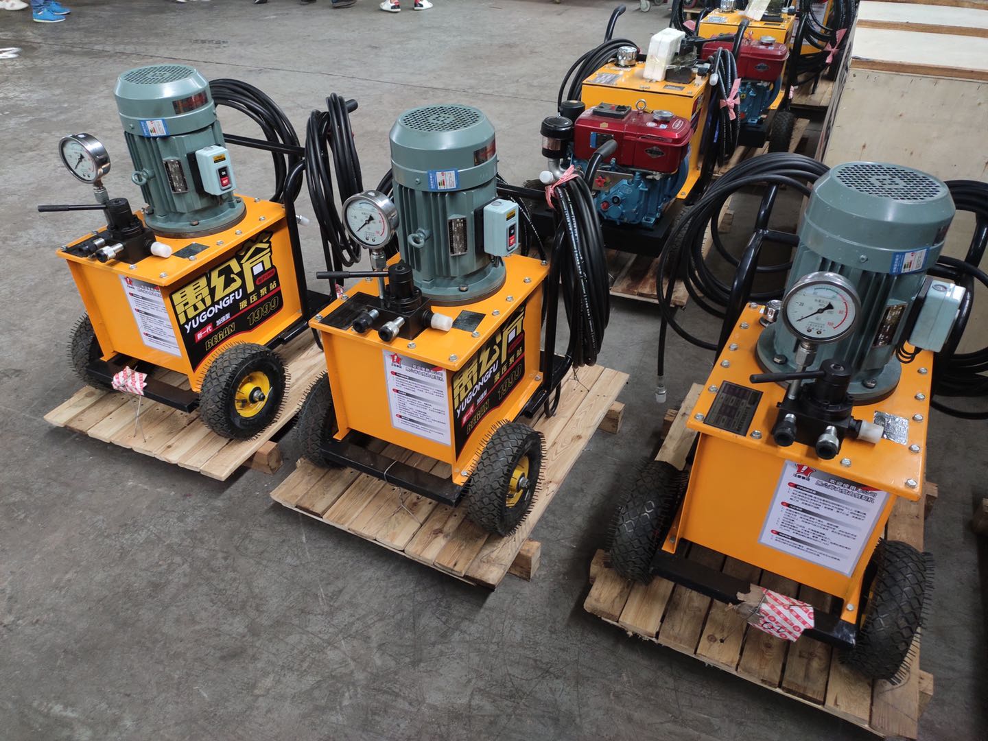 石英石矿山不让放炮开石机器碎石场分解大石头机器裂石机