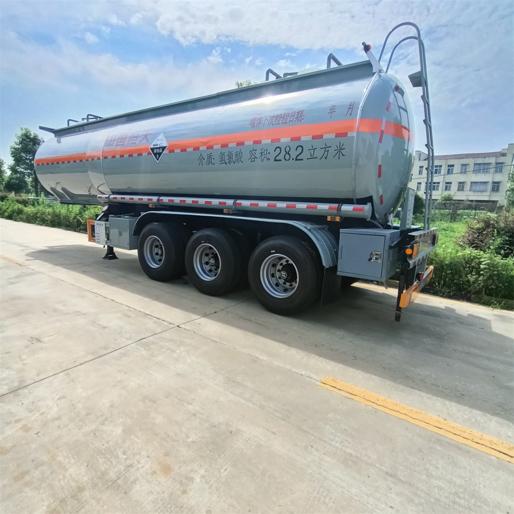 氢氯酸国标30吨盐酸槽车危险品罐车内部结构