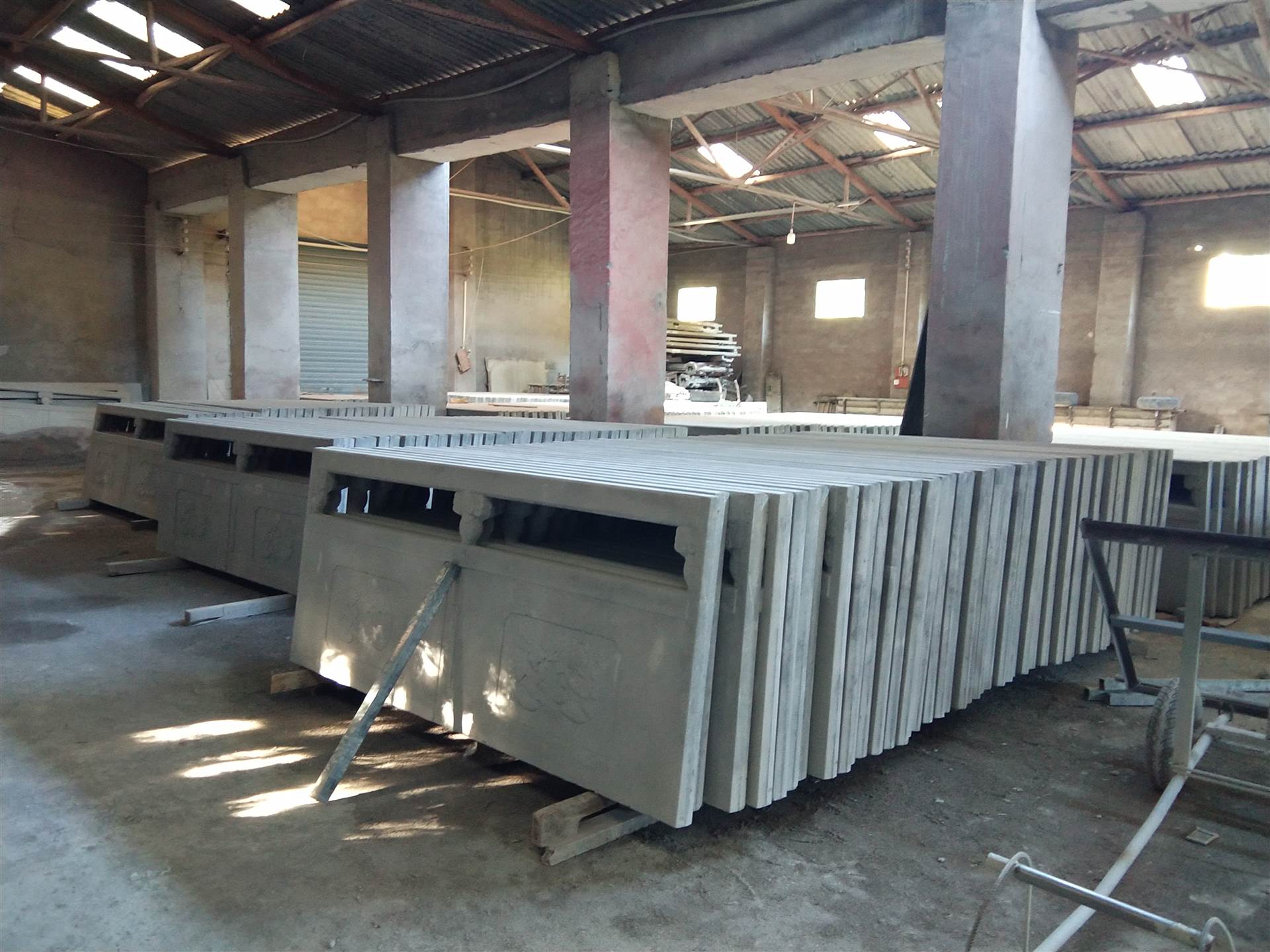 雅安桥梁铸造石栏杆西昌仿石仿青石栏杆甘孜阿坝仿木仿石护栏