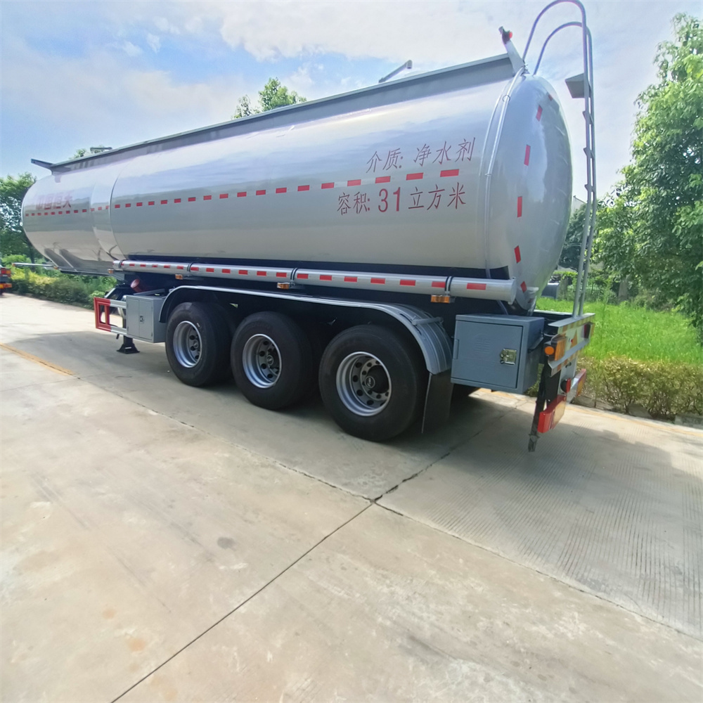 聚合氯化铝 30吨净水剂槽罐车 食用油半挂车