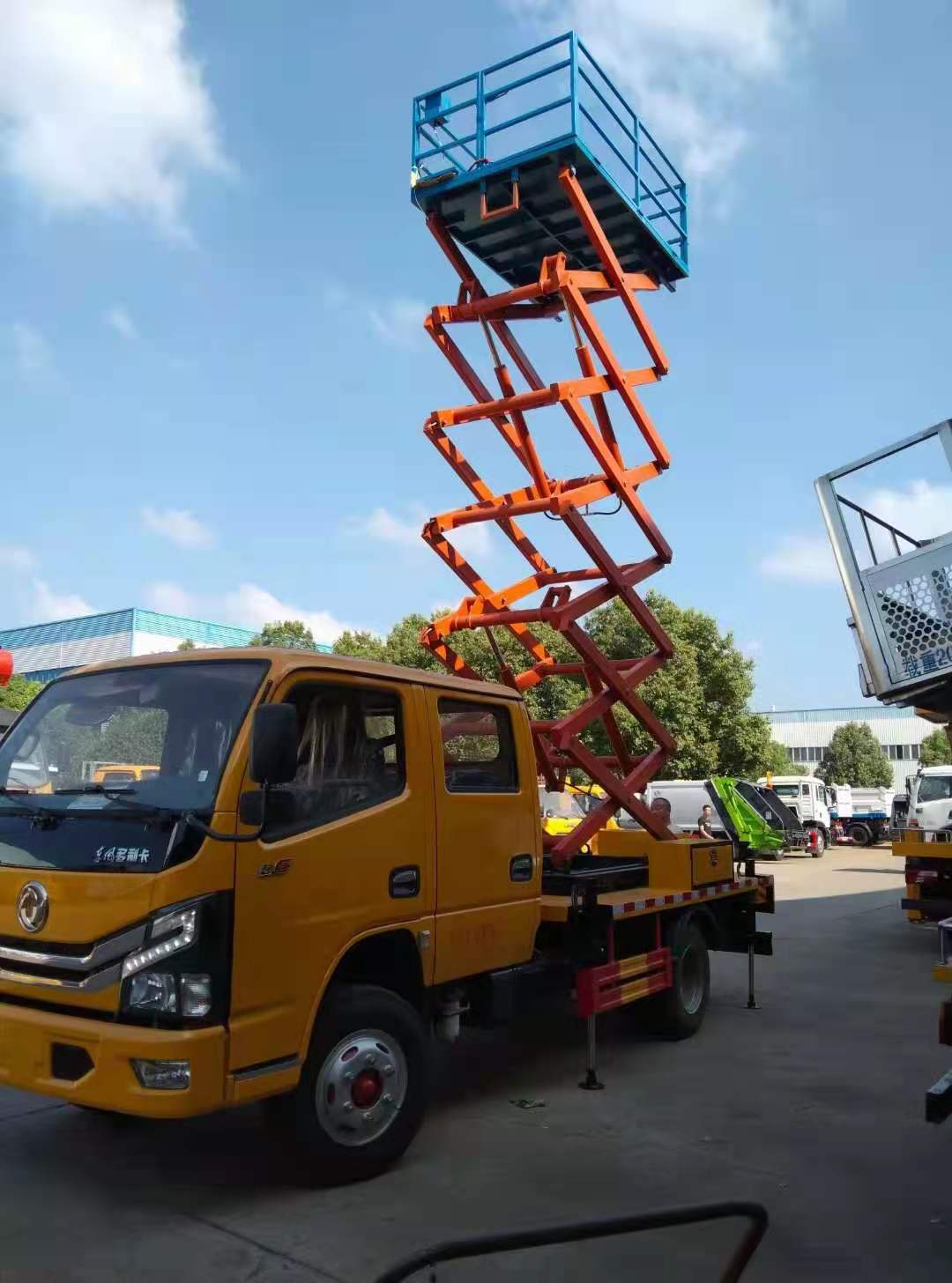 剪叉式平臺車登高車直臂高空作業車路燈檢修車廠家定製可分期