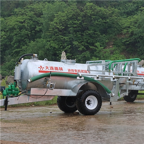 大连雨林工厂批发沼液施肥车  深施型液态施肥罐车
