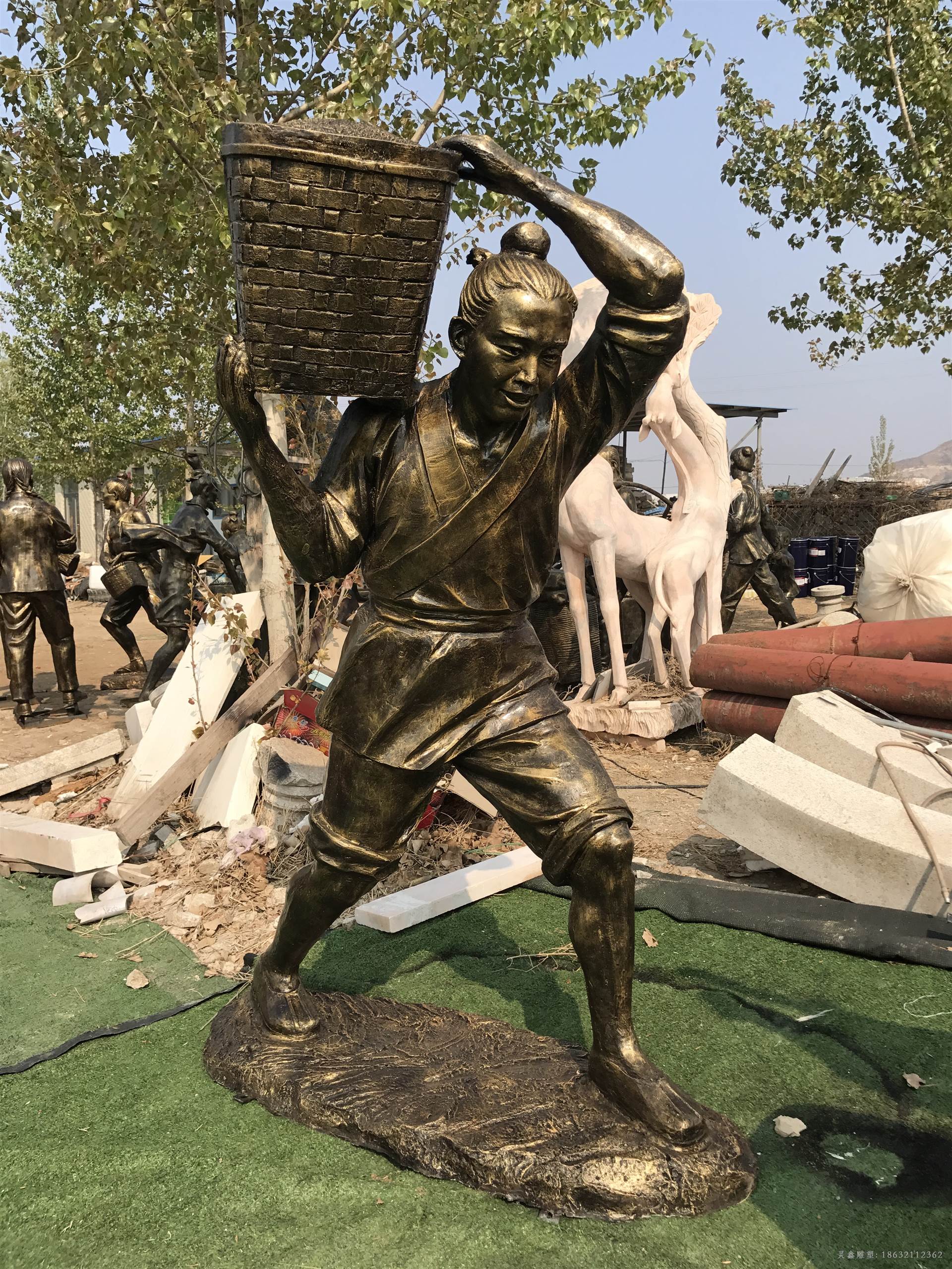 河北灵鑫园林雕塑工程有限公司 医院雕塑 >挑扁担城市景观铜雕