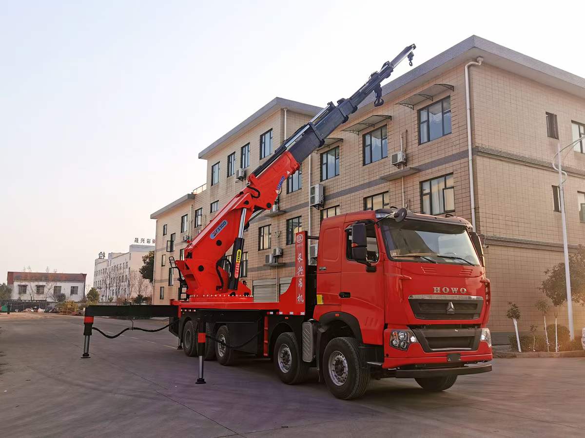 83吨7节折臂汽车起重机厂家直供