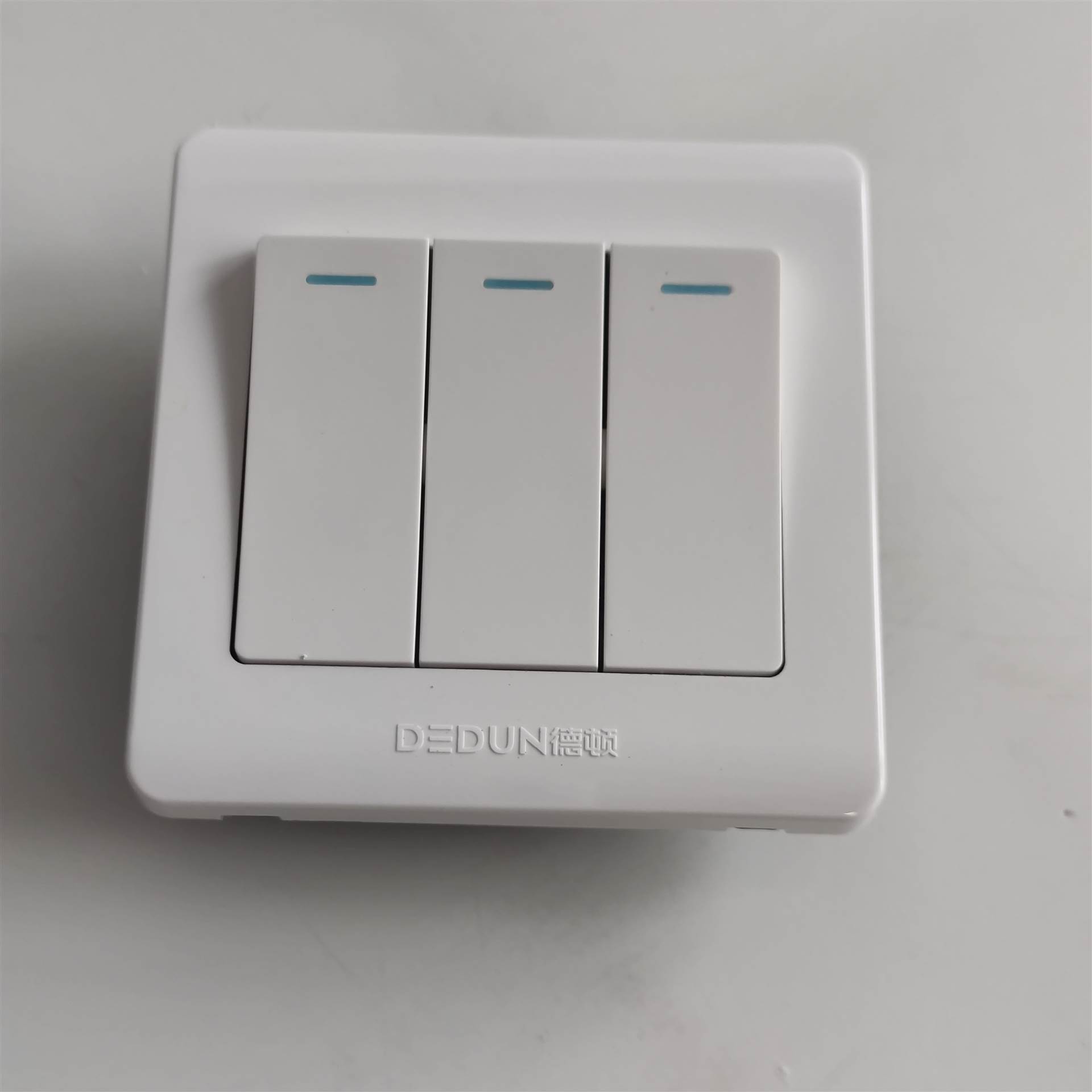德顿b8系列墙壁开关 三开单控双控大板墙壁开关 三联开关