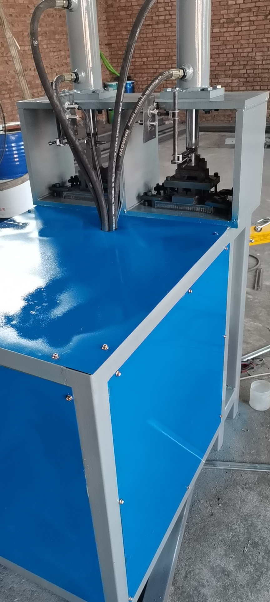 液压冲孔机 多功能液压冲孔机 角铁冲孔 铁板冲圆 液压冲孔机