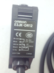 供应欧姆龙E3Z-LL86凹槽型光电开关外形图