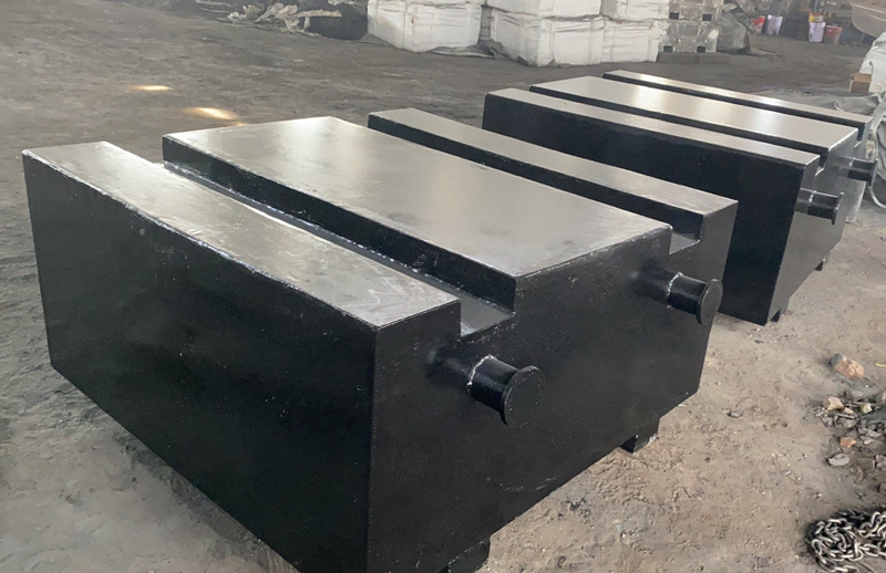 柳州1吨钢包铸铁砝码2000kg平板型砝码5吨配4个吊耳报价