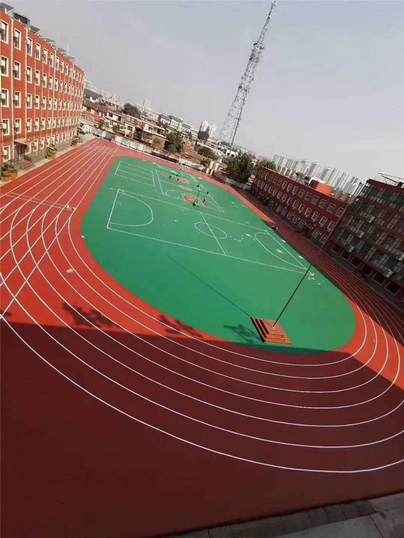 天佑预制型塑胶跑道施工现场
