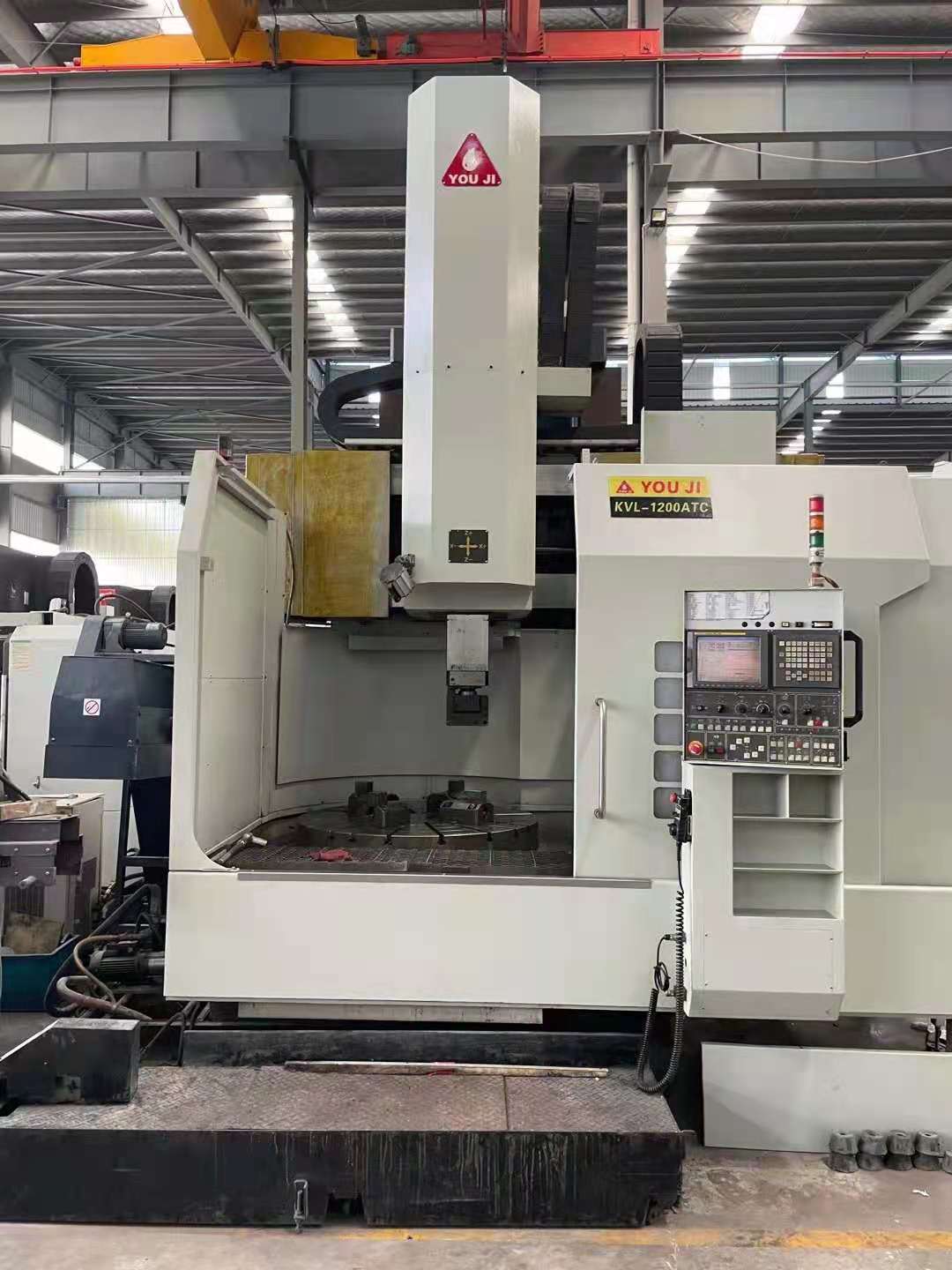 机械厂急售二手台湾油机yv1200atc数控立式车床二手数控立车