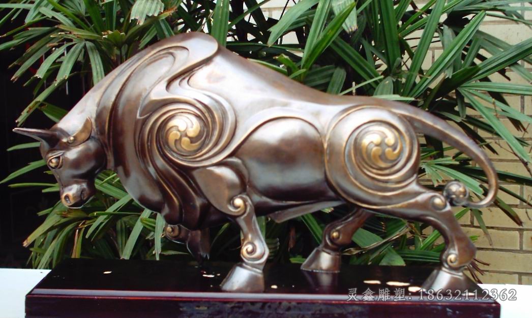 低头牛城市景观铜雕