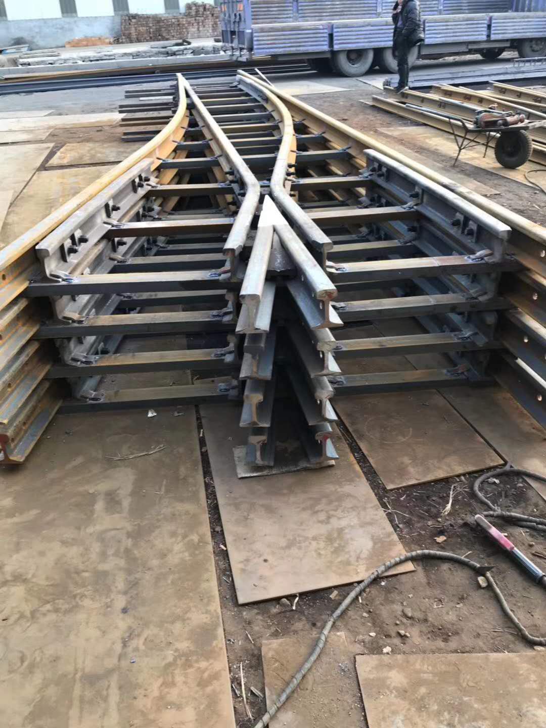 厂家供应轨道道岔铁路道岔钢轨道岔双开道岔连接牢靠价格优