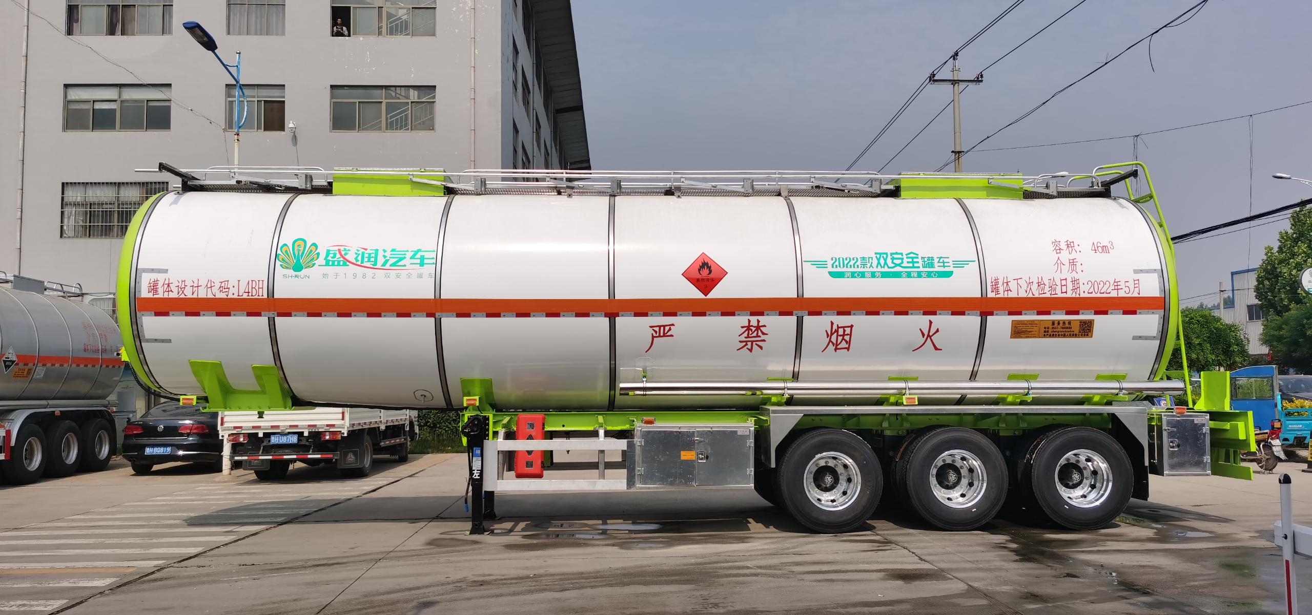 山东盛润不锈钢液罐车