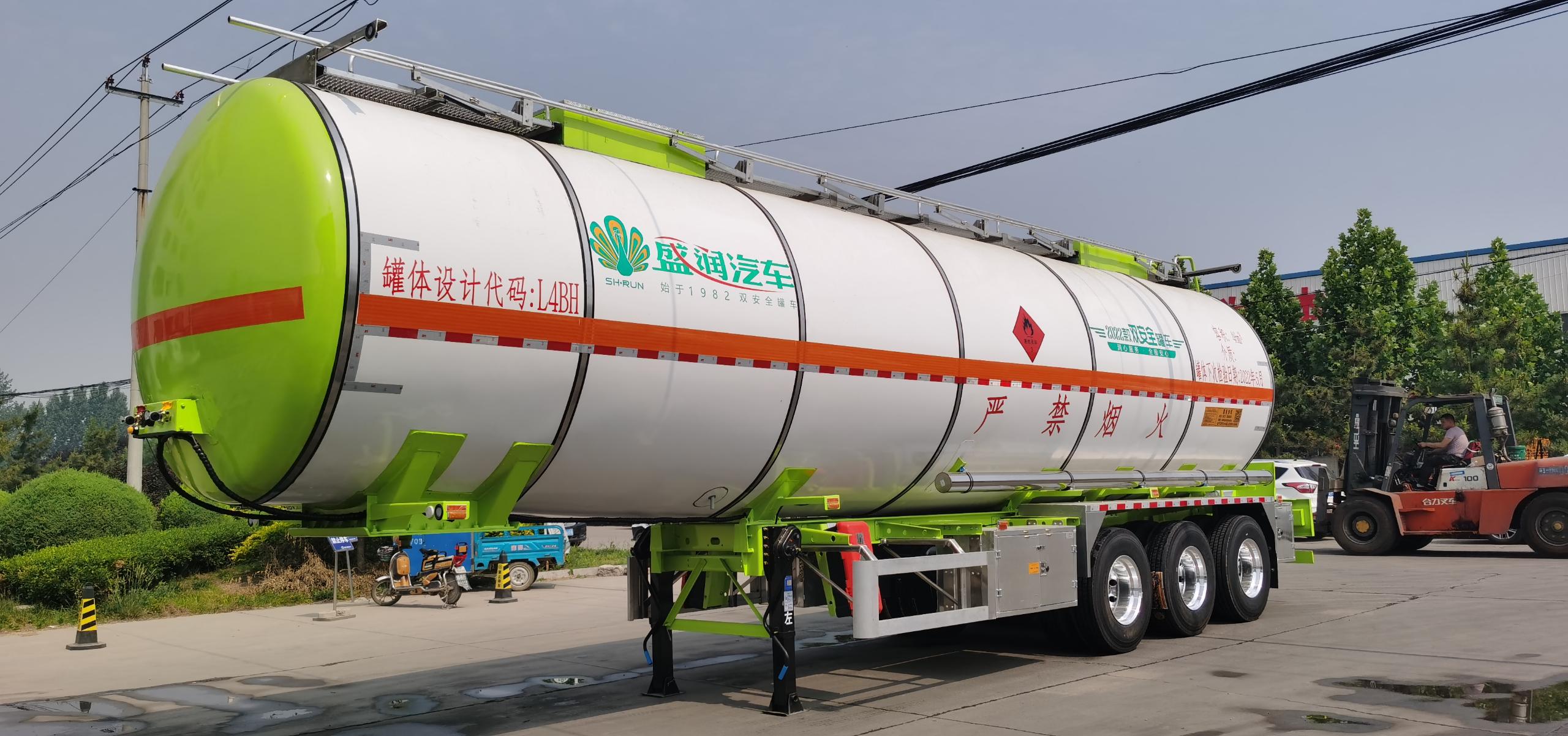 山东盛润不锈钢液罐车