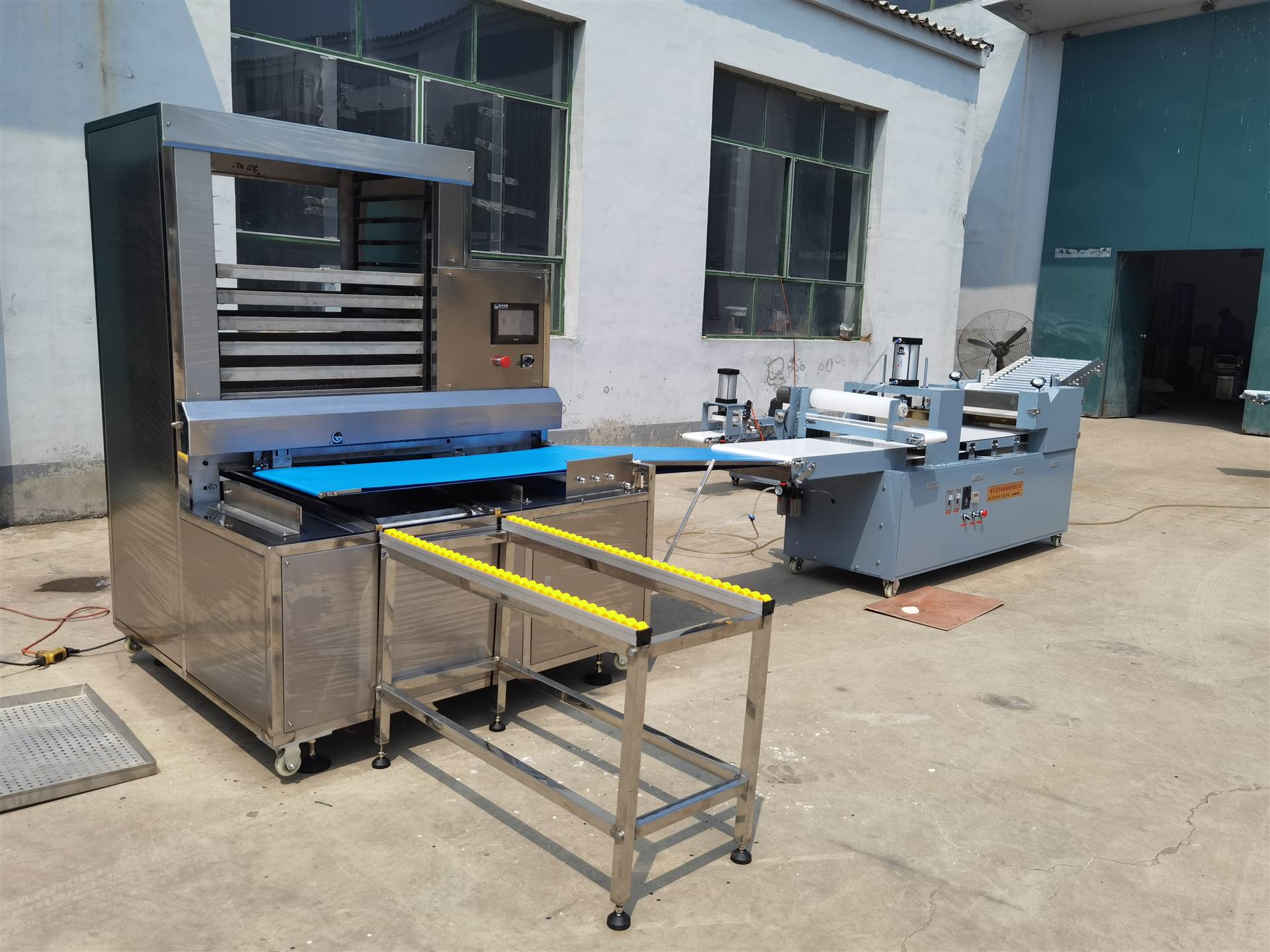 嘉洋油酥烧饼成型机 口福饼机 新疆馕饼成型机 火烧成型机