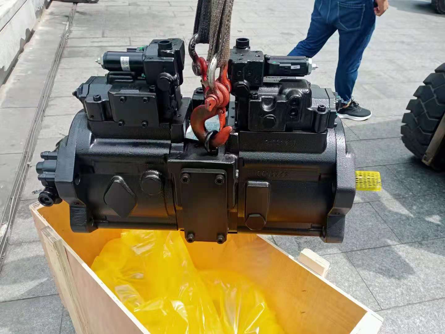 日立挖掘机zx250-3g液压泵工作泵 回转马达 减速机多路阀 燃油泵