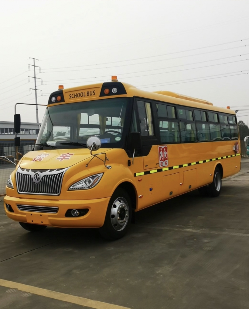 四川宜宾市44座幼儿校车东风校车校车上户