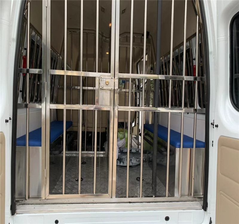 监狱押运犯人囚车到底怎么样