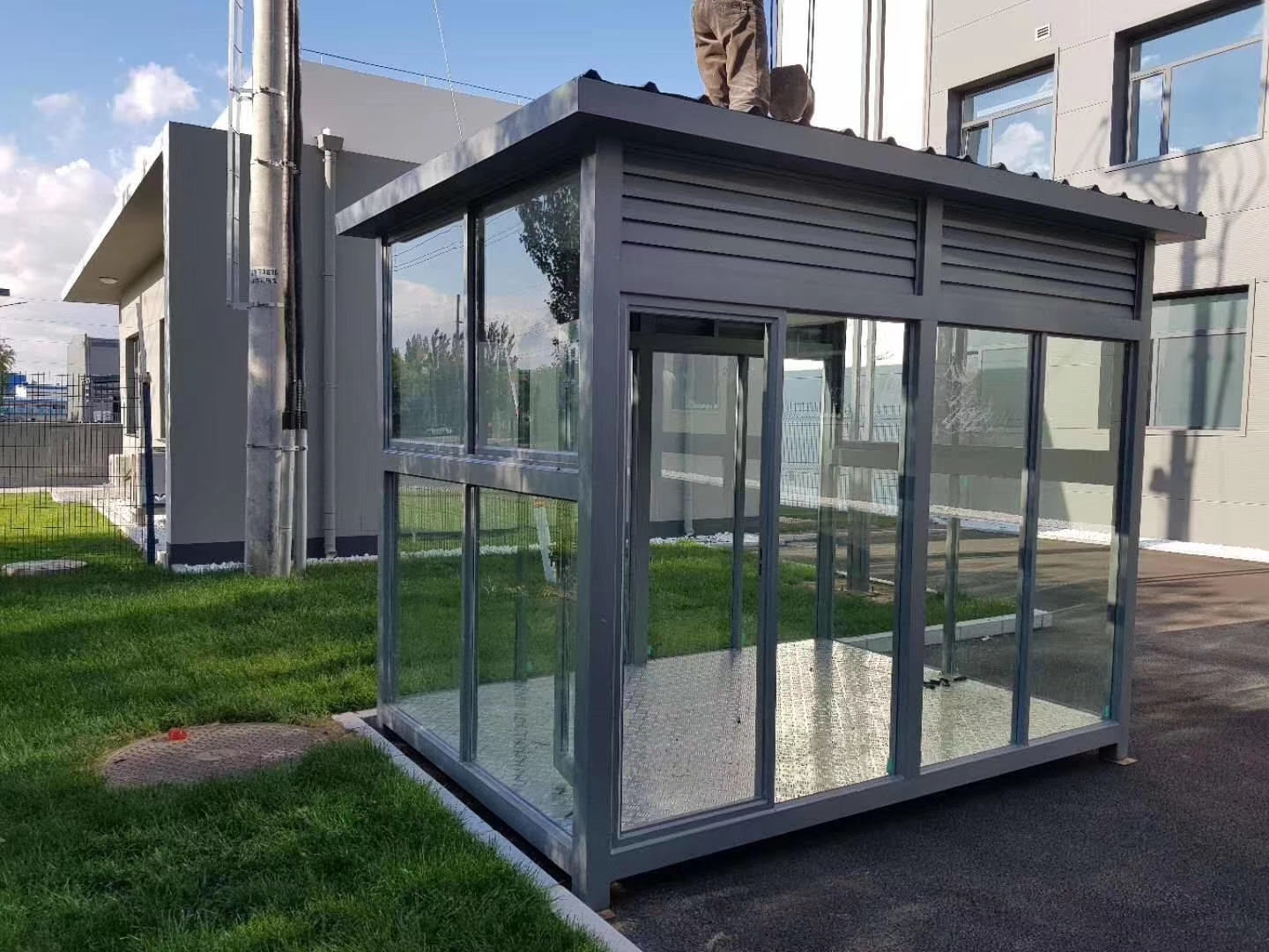 沈阳轻钢办公室移动厕所欧式轻钢结构别墅生产制造厂