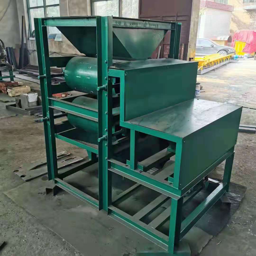 易拉罐挤压机批发废旧铁瓶挤扁机金属饮料瓶压平机