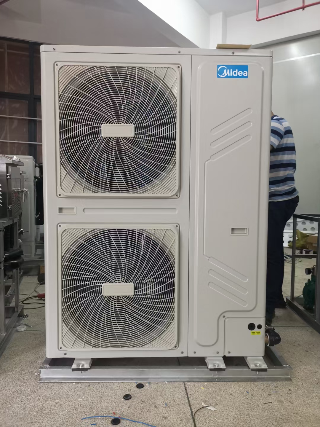 新款美的空气能热水器商用10p匹广东地区代理批发