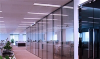 石家庄高隔间办公玻璃隔断-办公室玻璃隔断墙厂家施工-早来广告