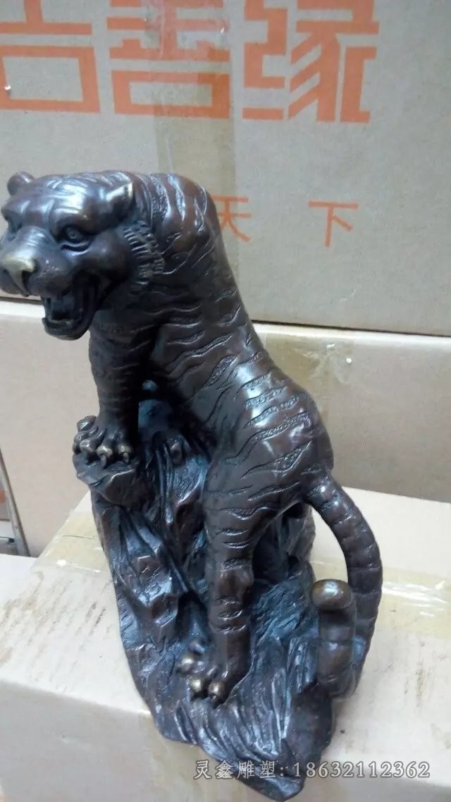 抽象虎校园景观铜雕