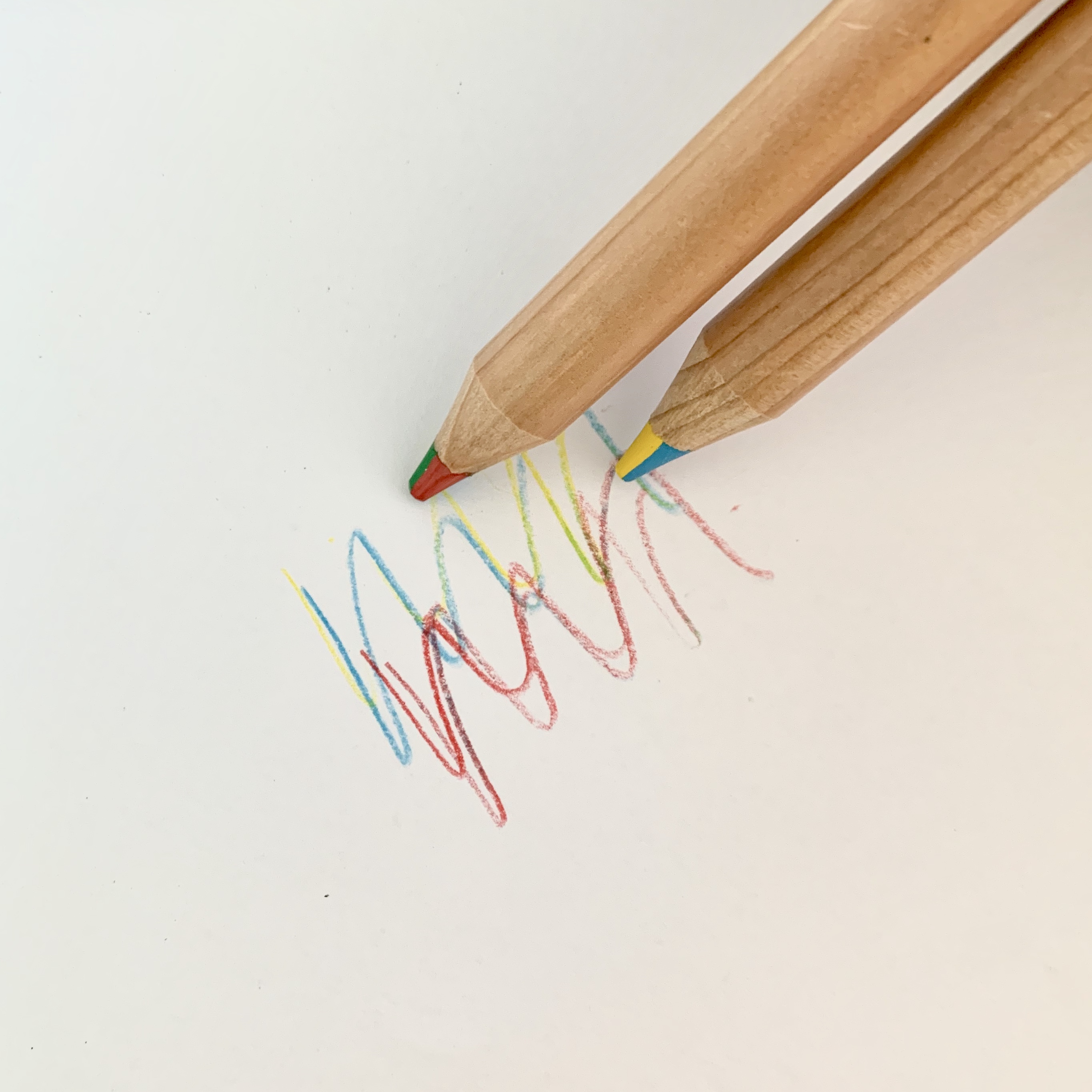 四色合一绘画彩铅一笔多色儿童学生创意韩国文具礼品定制