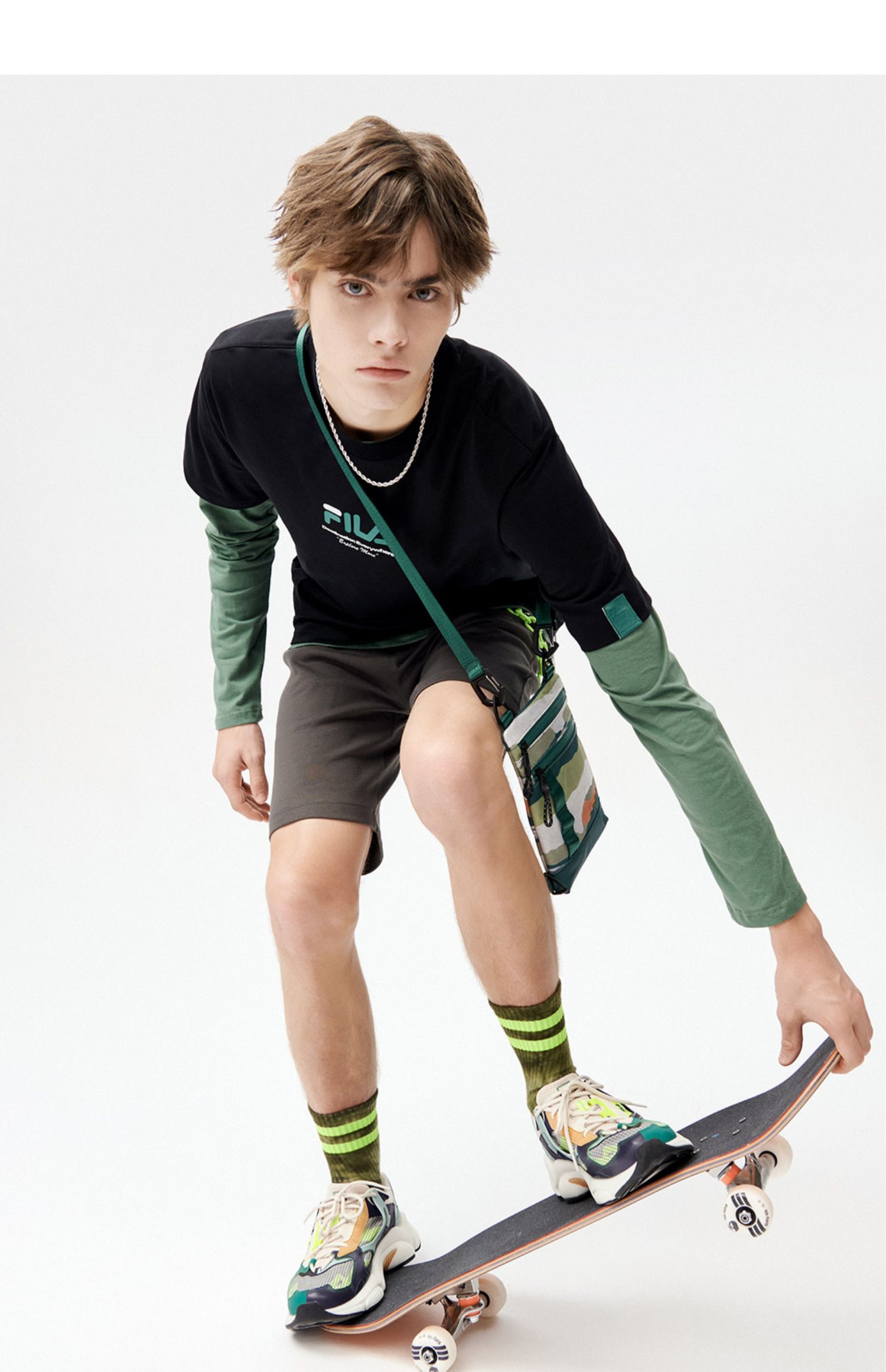 fila fusion 斐乐潮牌男子短袖衫2021夏新款时尚印花运动t恤上衣