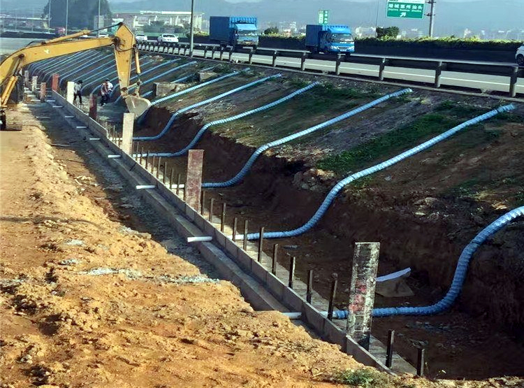 无锡软式透水管优惠出厂价草坪用