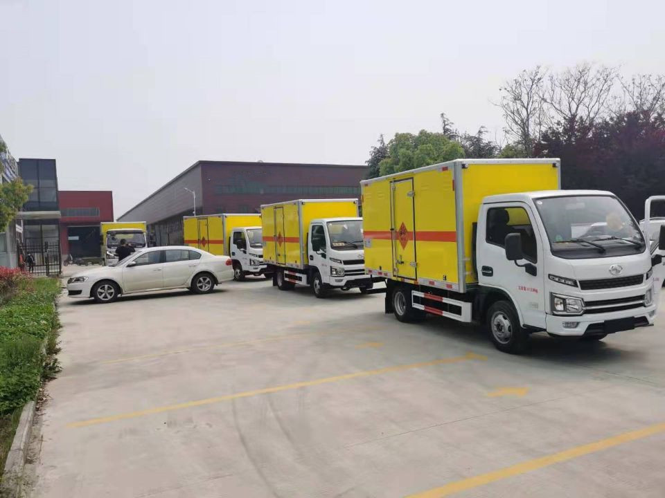 跃进小型国六爆破车
