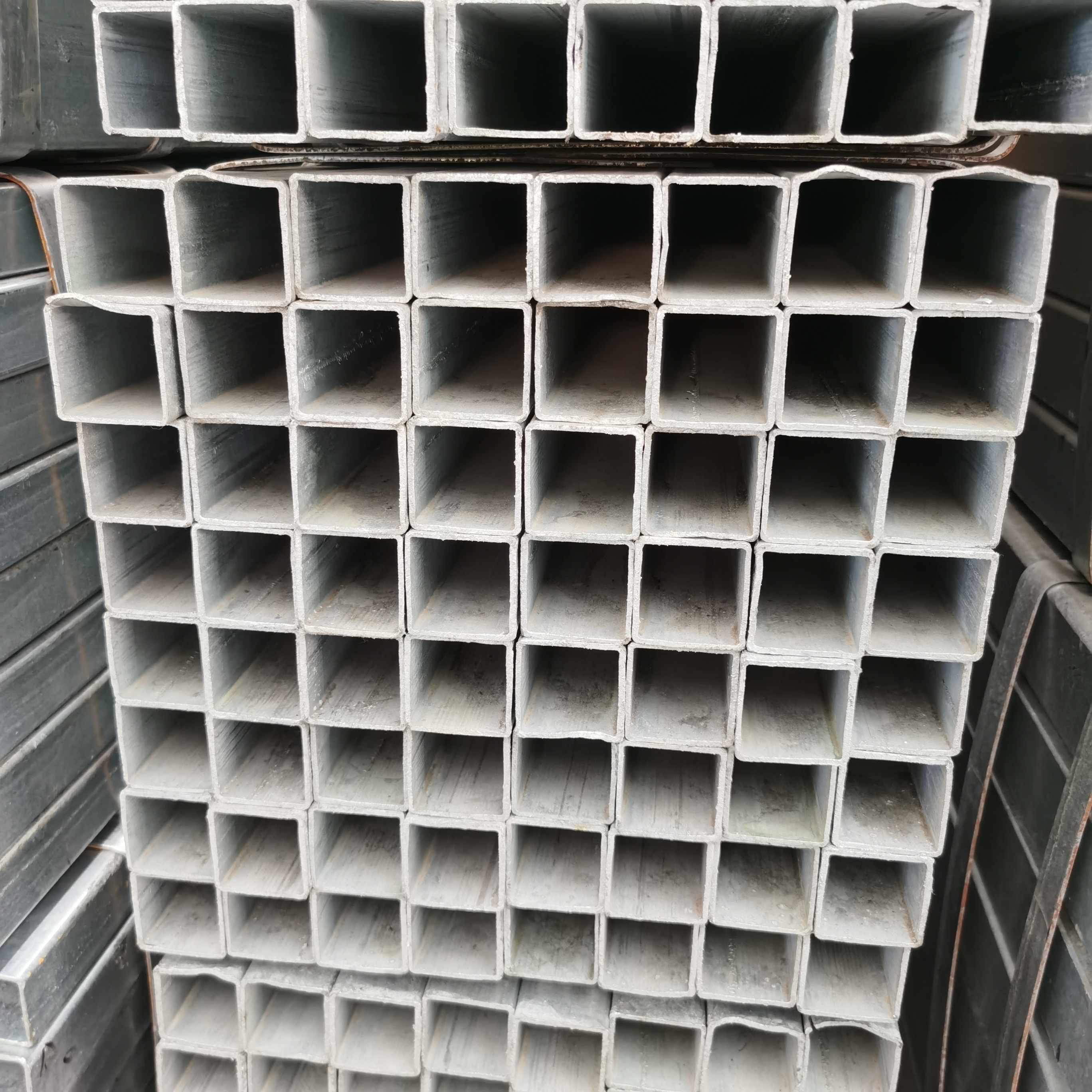 玻璃幕墙用镀锌方矩管 造型用镀锌矩形管 喷漆镀锌矩形管 乾朗钢铁