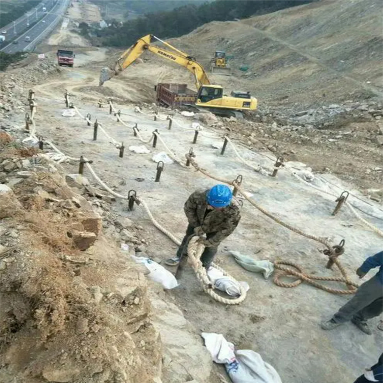 气体爆破单价甘肃宁夏回族自治州二氧化碳爆破与二氧化碳致裂活化器(图1)