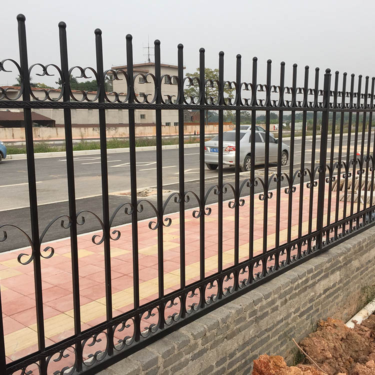 广州锌钢铁艺护栏工厂 学校围墙栏杆款式定做 幼儿园防爬铁栅栏