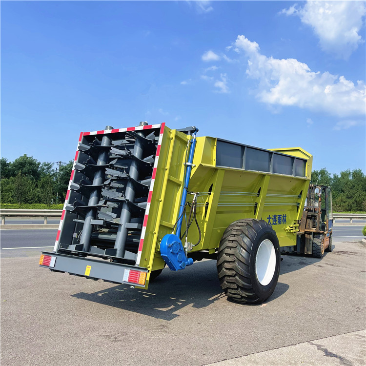 拖拉机带的撒粪车大型牛羊粪抛洒车湿鸡粪扬粪机