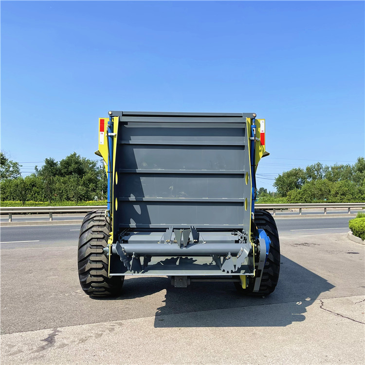 辽宁工厂直供大型农用撒粪车 新型多功能扬粪机 黏湿粪撒肥机