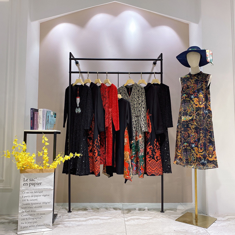 大码真丝连衣裙尾货 商场专柜网络直播货源批发 品牌女装折扣尾货-搜