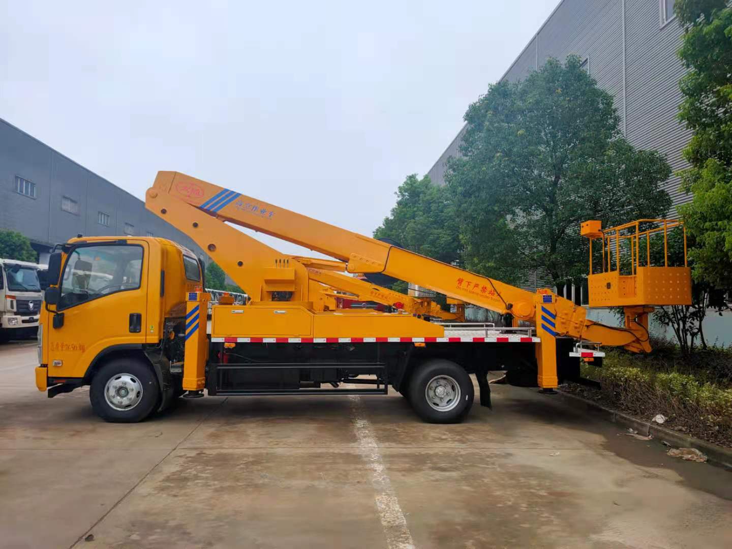 登高车25庆铃高空作业车国六直臂高空作业车