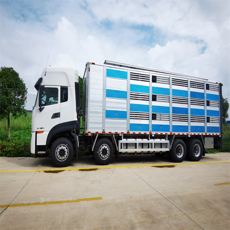 重汽豪沃运猪车 铝合金拉猪空调车