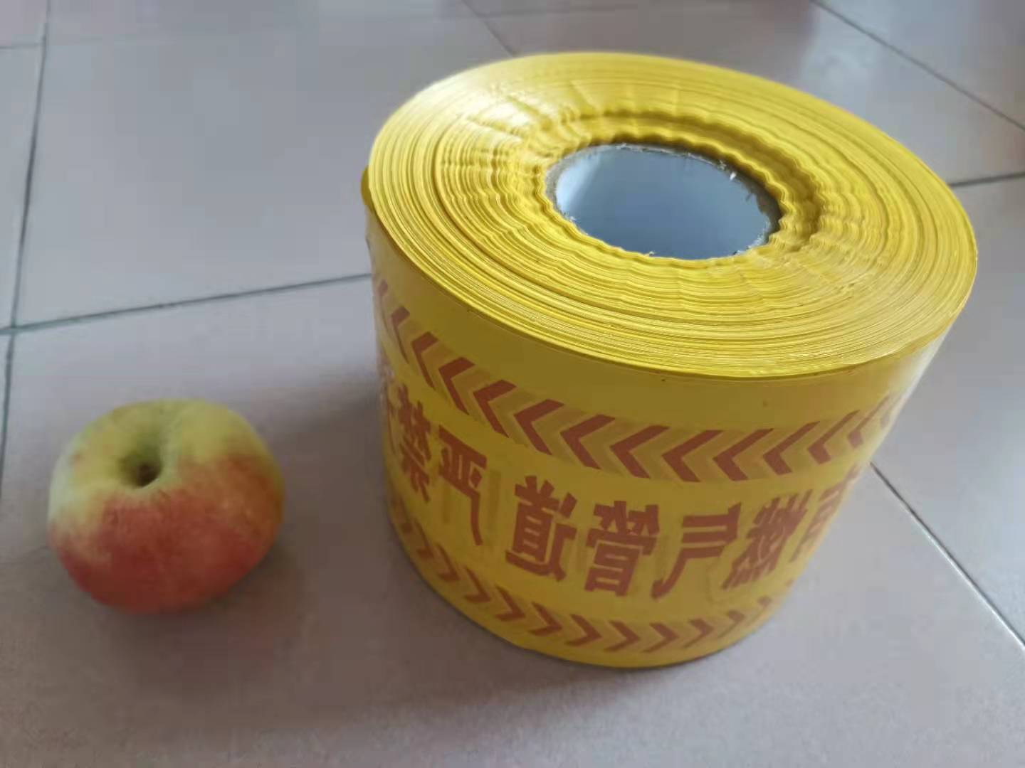 警示带水利警示带pe警示带建筑楼层踢脚线塑料警示带