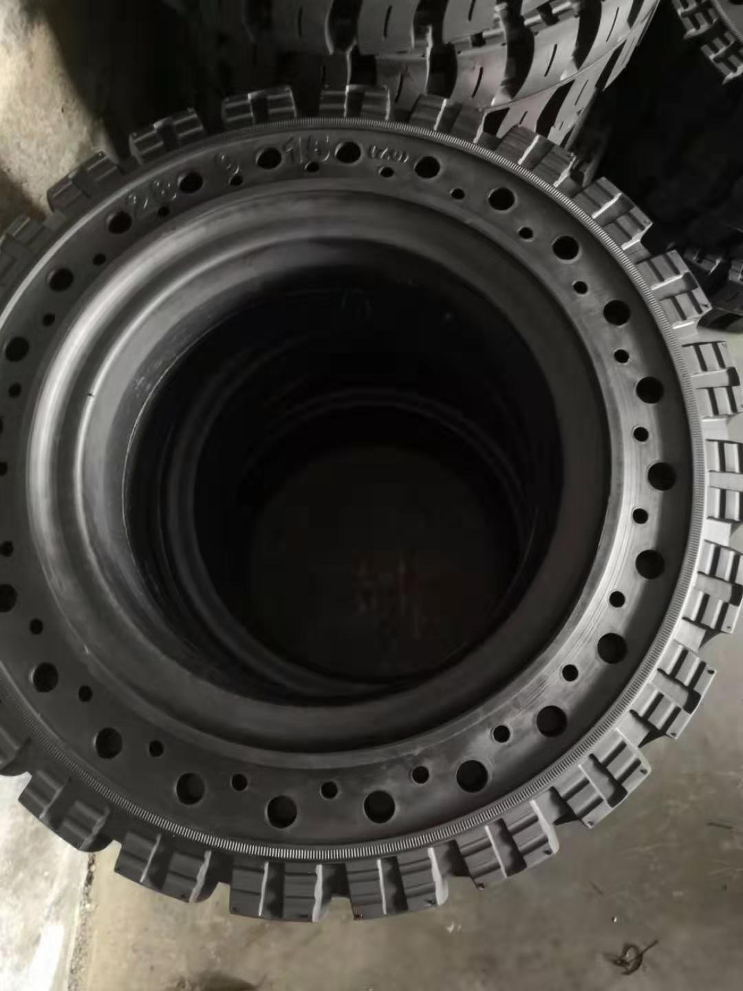 叉车轮胎 叉车实心轮胎 28x9-15 前进 朝阳 正新