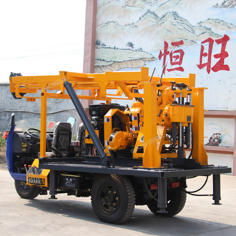 三轮车液压岩芯钻机 轮式车载水井钻机 打水井钻探机农用车底盘钻机