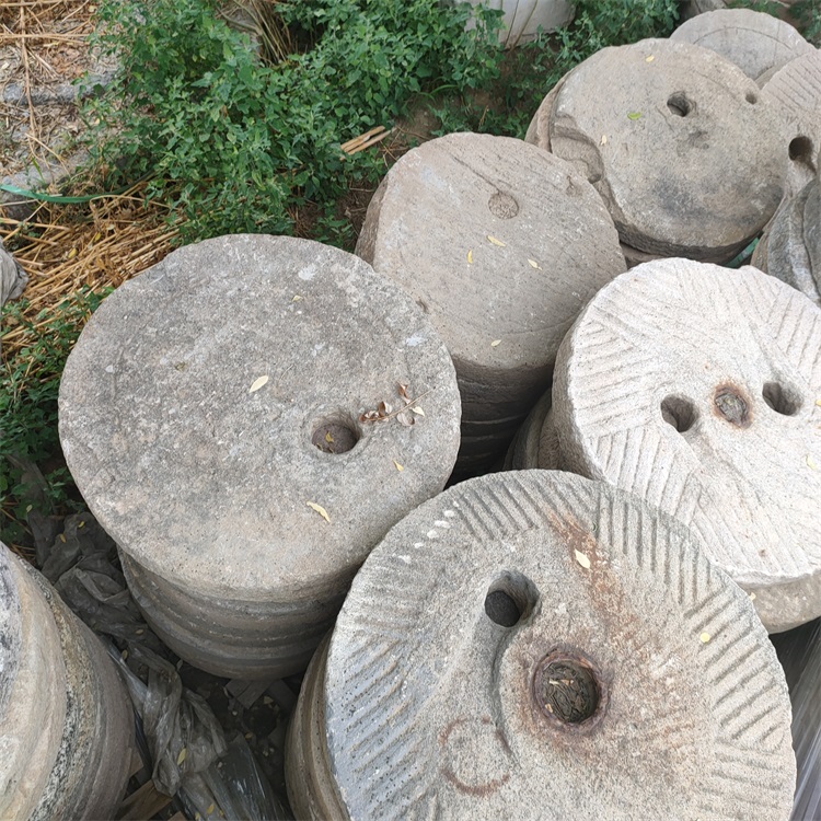 老磨盘出售别墅铺路石磨盘农村收来的旧磨盘