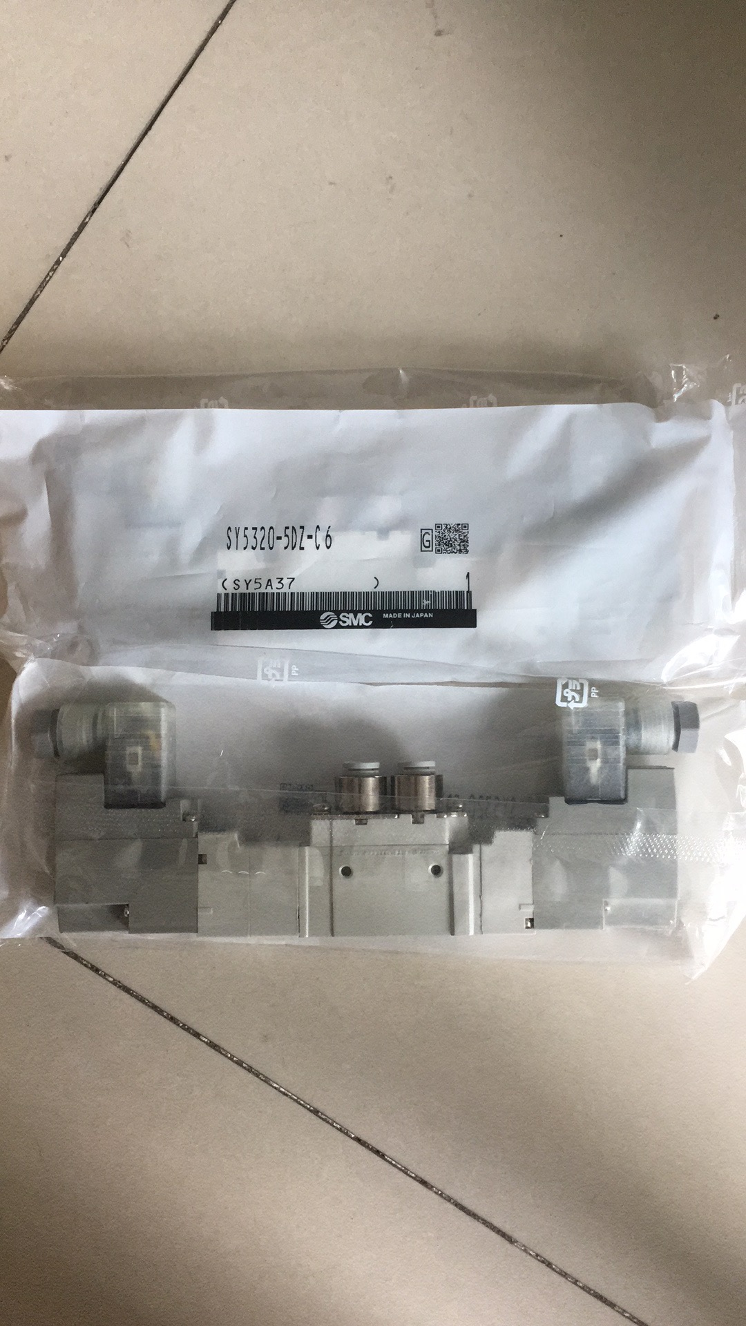 标准DC24V电压SY5120-5G-01 SMC电磁阀