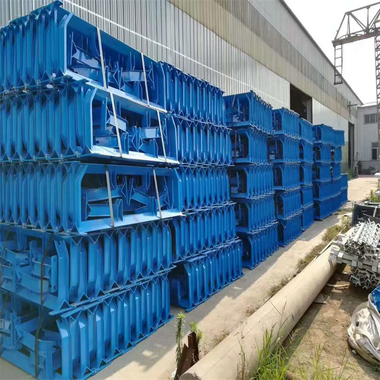 祥通机械输送机平行托辊支架可按需加工定制