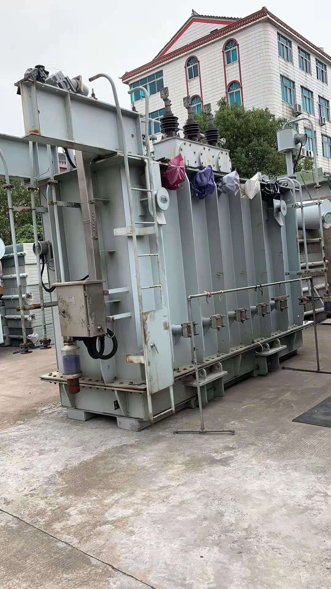 石嘴山回收大型变压器(旧变旧变压器回收价格表)